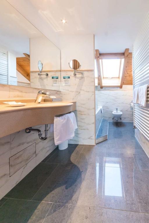 Metzgerei Gasthof Oberhauser - Hotel Zur Post Egling Eksteriør billede