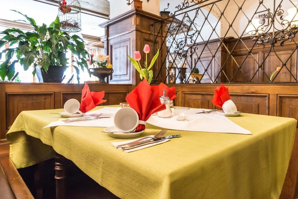 Metzgerei Gasthof Oberhauser - Hotel Zur Post Egling Eksteriør billede